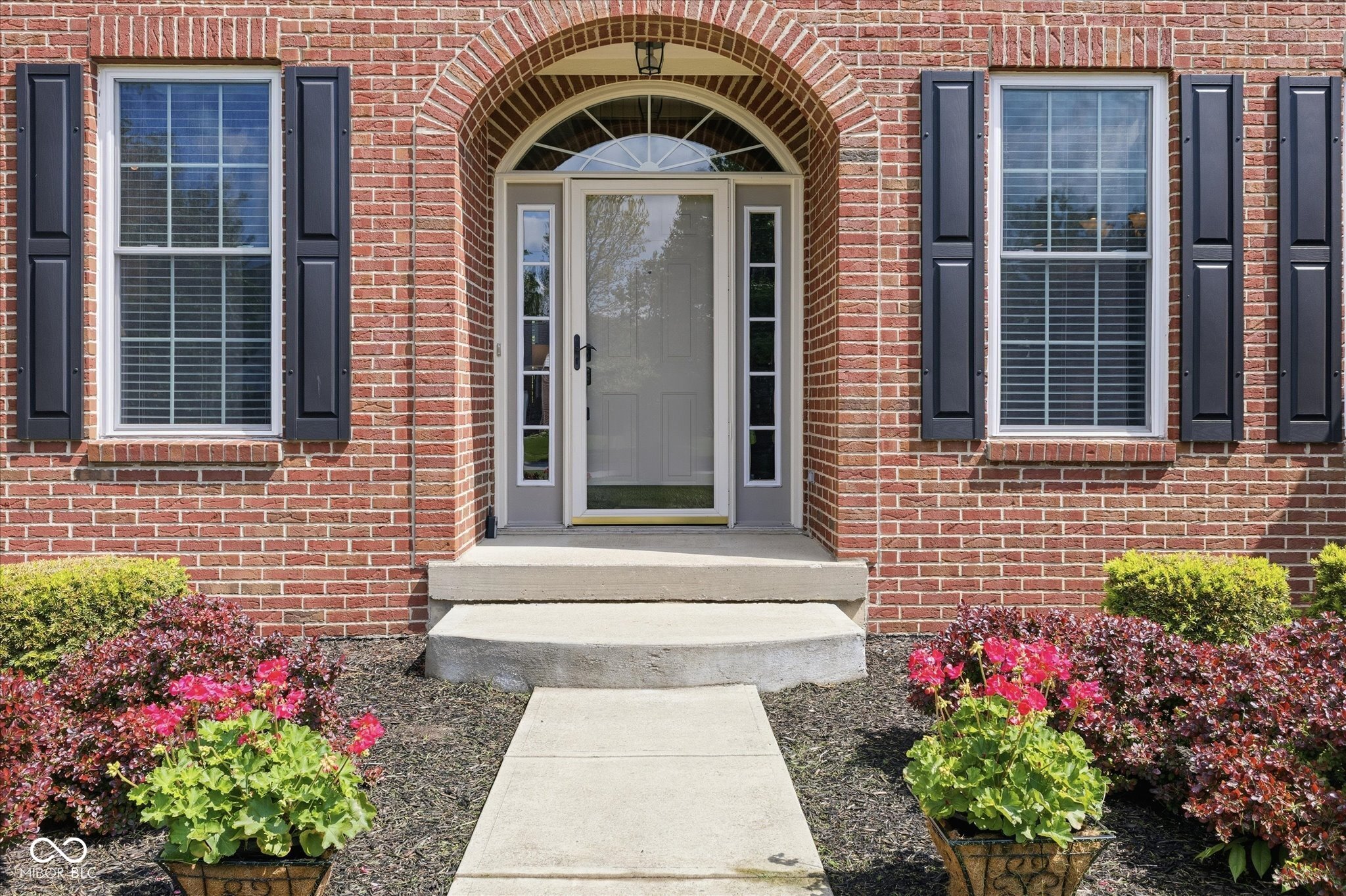 9070 Iris Lane