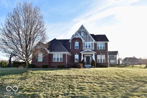 Photo of 1231 Winfield Court, Greenwood, IN 46143 (MLS # 22079230)