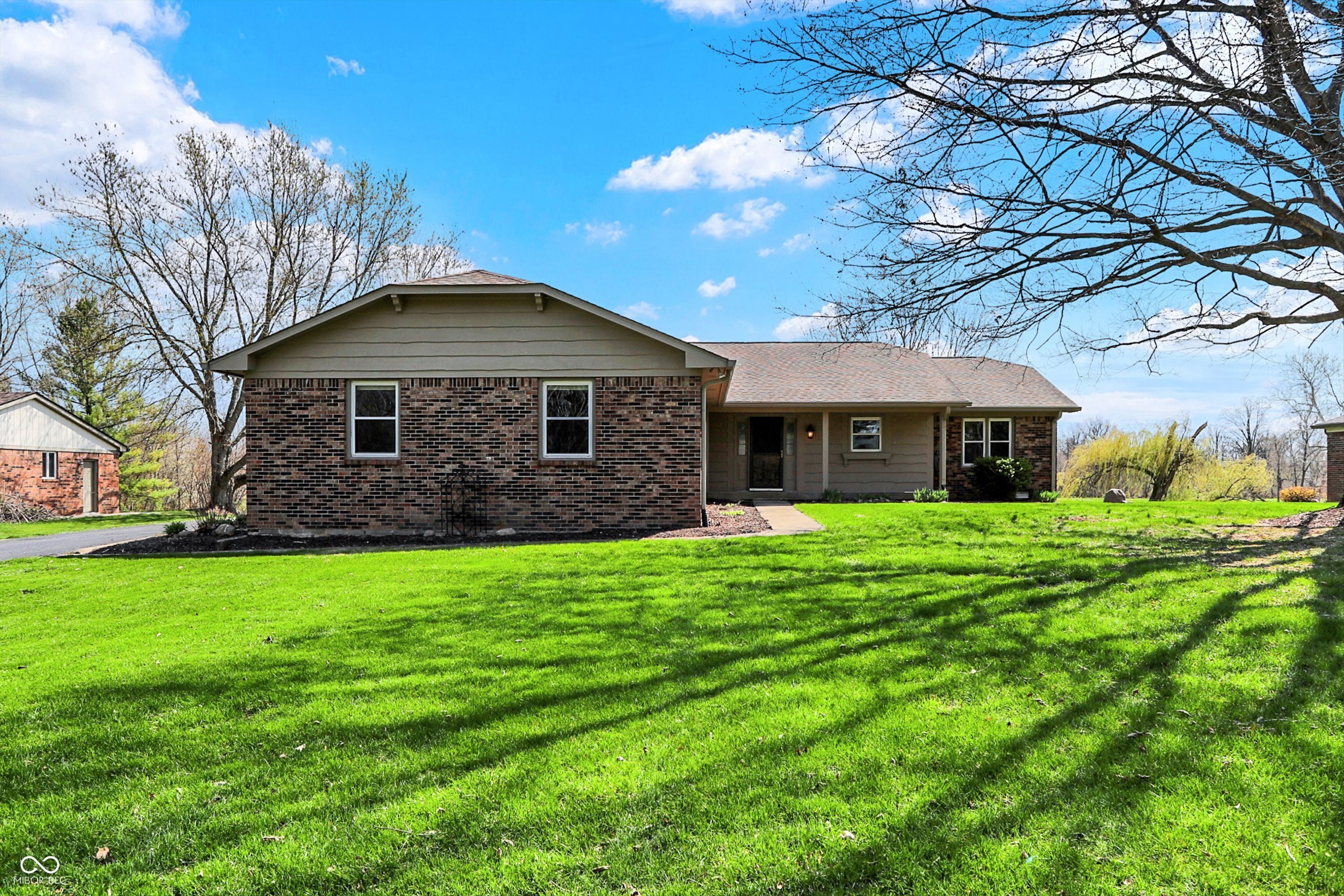 3991 Clubhouse Drive