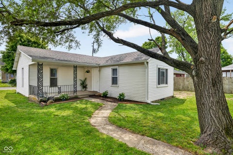 Photo of 847 W North Street, Greenfield, IN 46140 (MLS # 22118592)