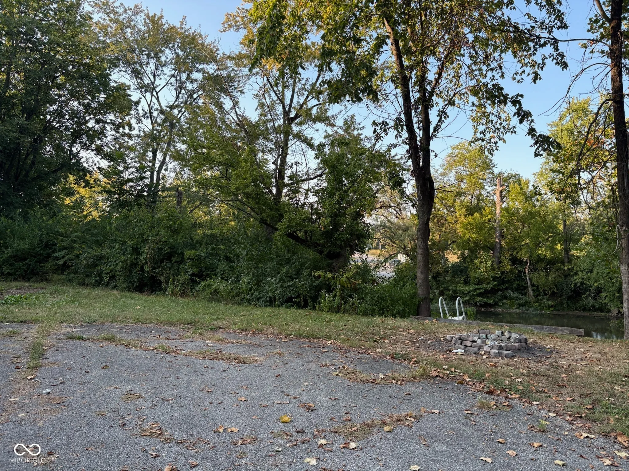 Anderson, Indiana 46016, United States, 2 Bedrooms Bedrooms, ,2 BathroomsBathrooms,Residential,Pending,212613