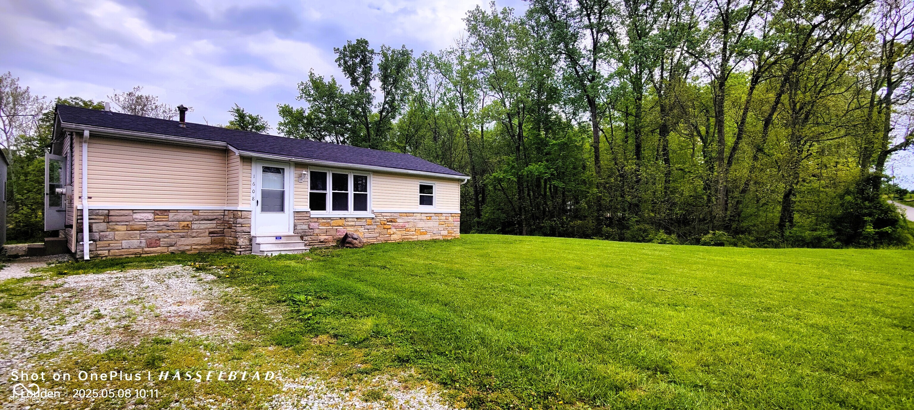 1608 W County Road 1000 S