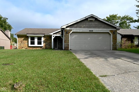 Photo of 5228 Rowan Court, Indianapolis, IN 46237 (MLS # 22127115)