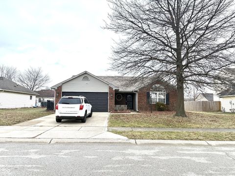 Photo of 937 Ellington Circle, Greenwood, IN 46143 (MLS # 22080675)