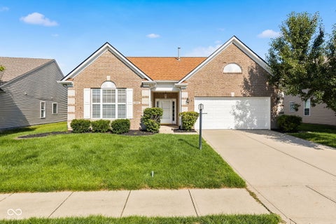 Photo of 18921 Round Lake Road, Noblesville, IN 46060 (MLS # 22120392)