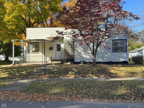 Photo of 515 S Water Street, Crawfordsville, IN 47933 (MLS # 22072804)