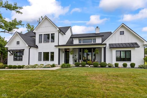 Photo of 4808 Lakeview Drive, Greenwood, IN 46143 (MLS # 22041602)