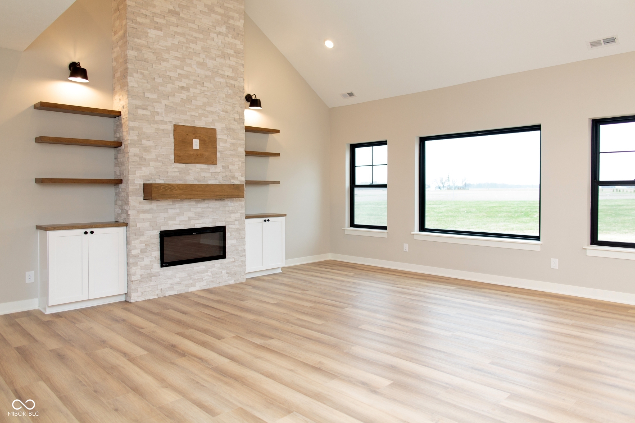 13562 Creekridge Lane