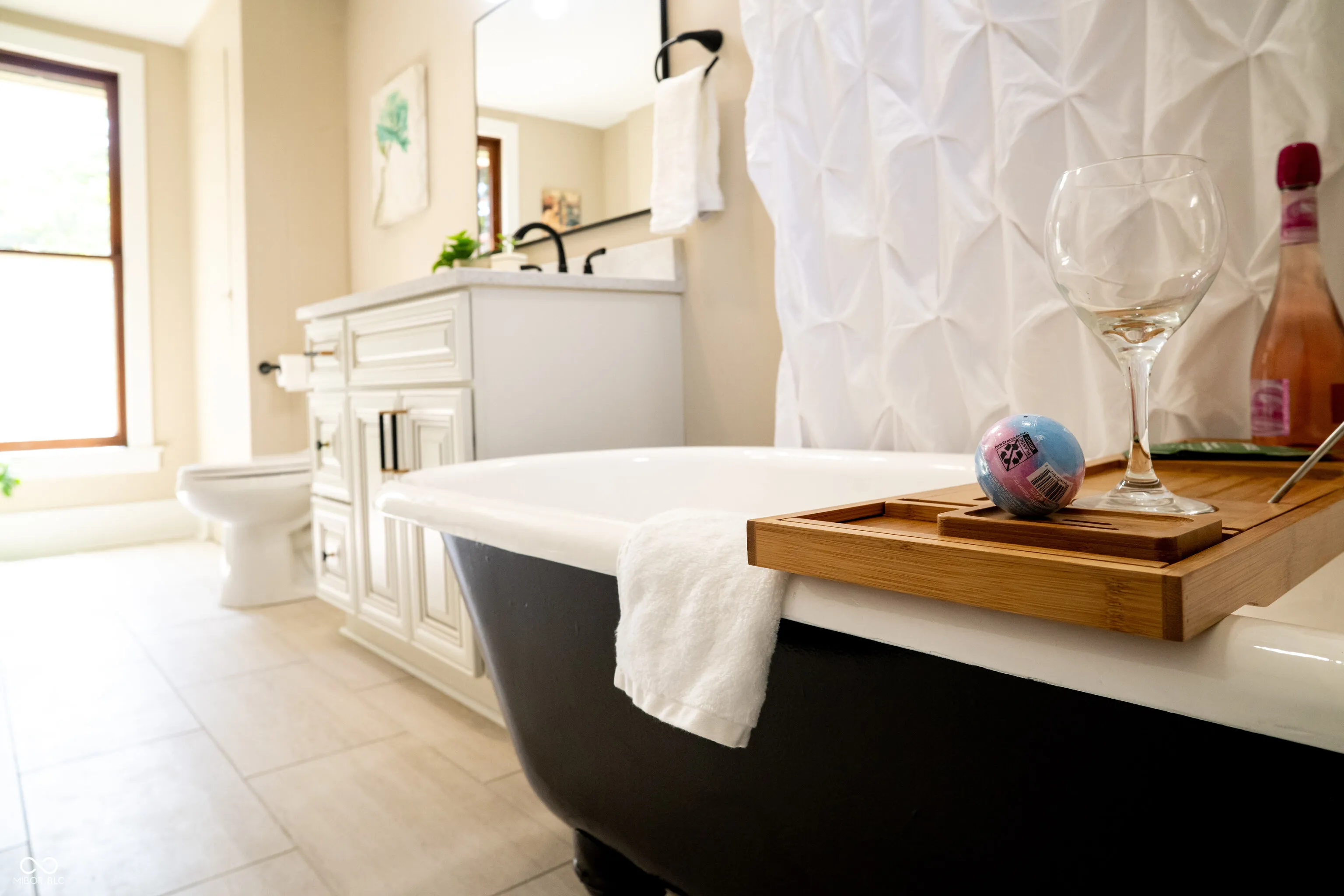 Franklin, Indiana 46131, United States, 4 Bedrooms Bedrooms, ,3 BathroomsBathrooms,Residential,Pending,212614