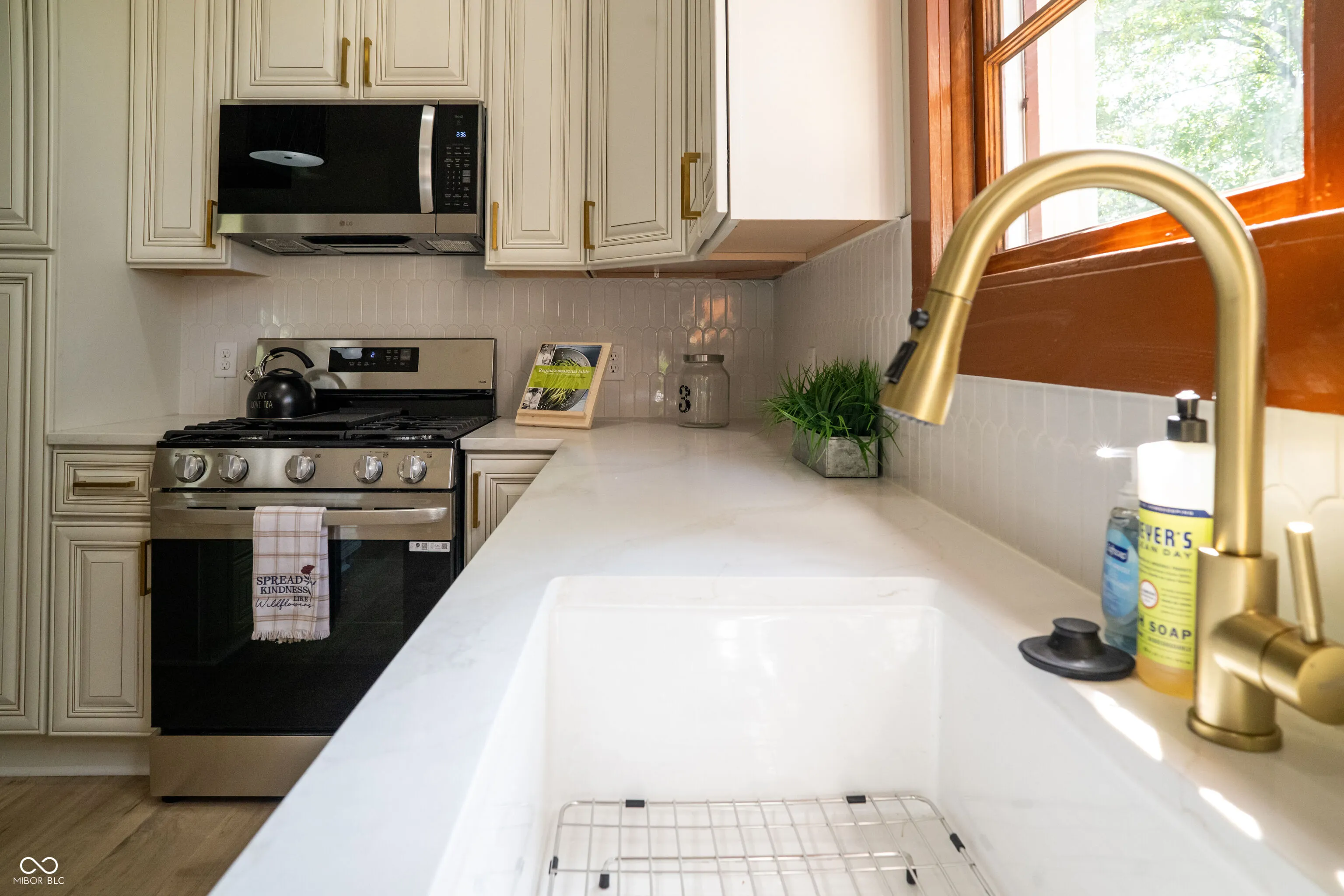 Franklin, Indiana 46131, United States, 4 Bedrooms Bedrooms, ,3 BathroomsBathrooms,Residential,Pending,212614