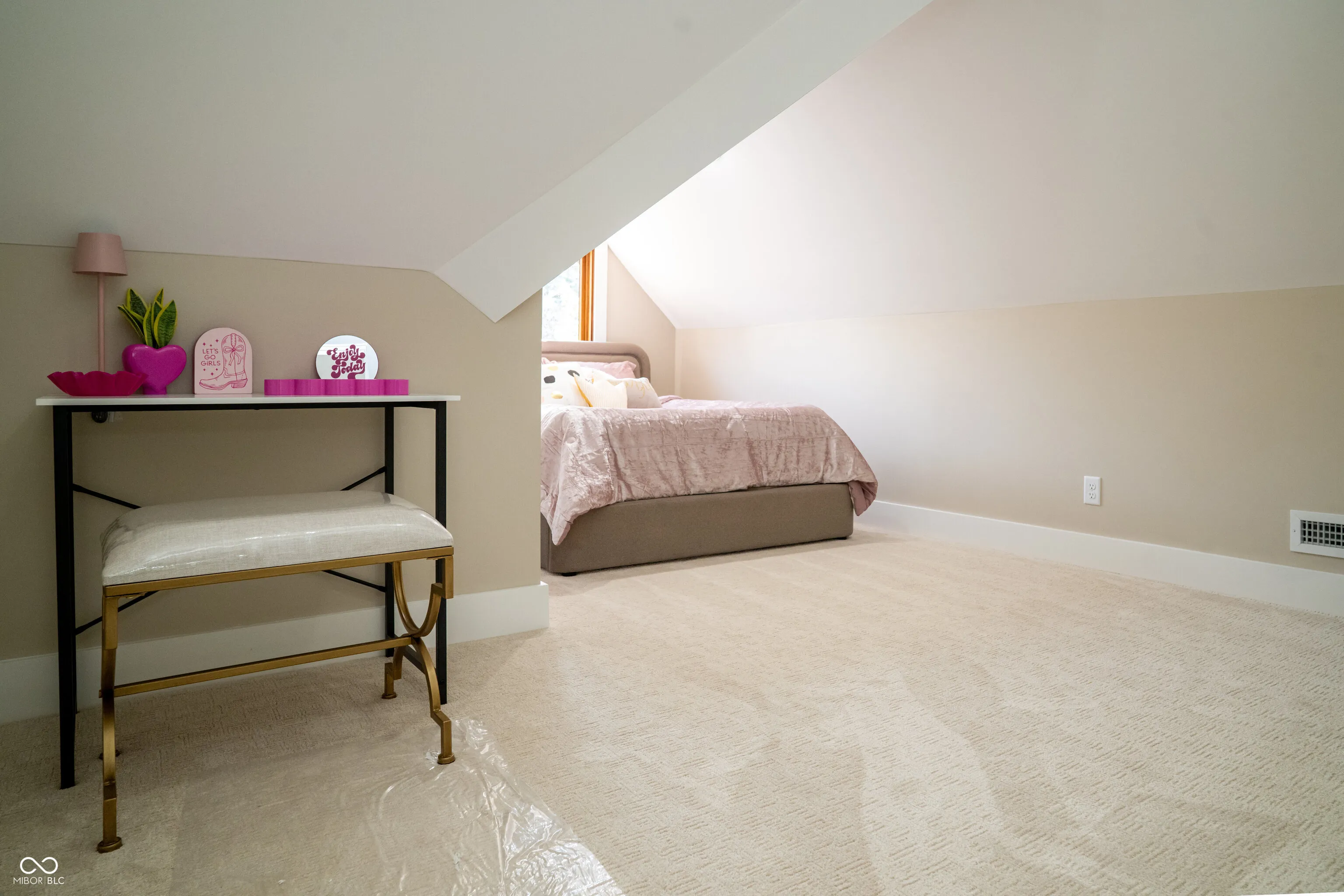 Franklin, Indiana 46131, United States, 4 Bedrooms Bedrooms, ,3 BathroomsBathrooms,Residential,Pending,212614