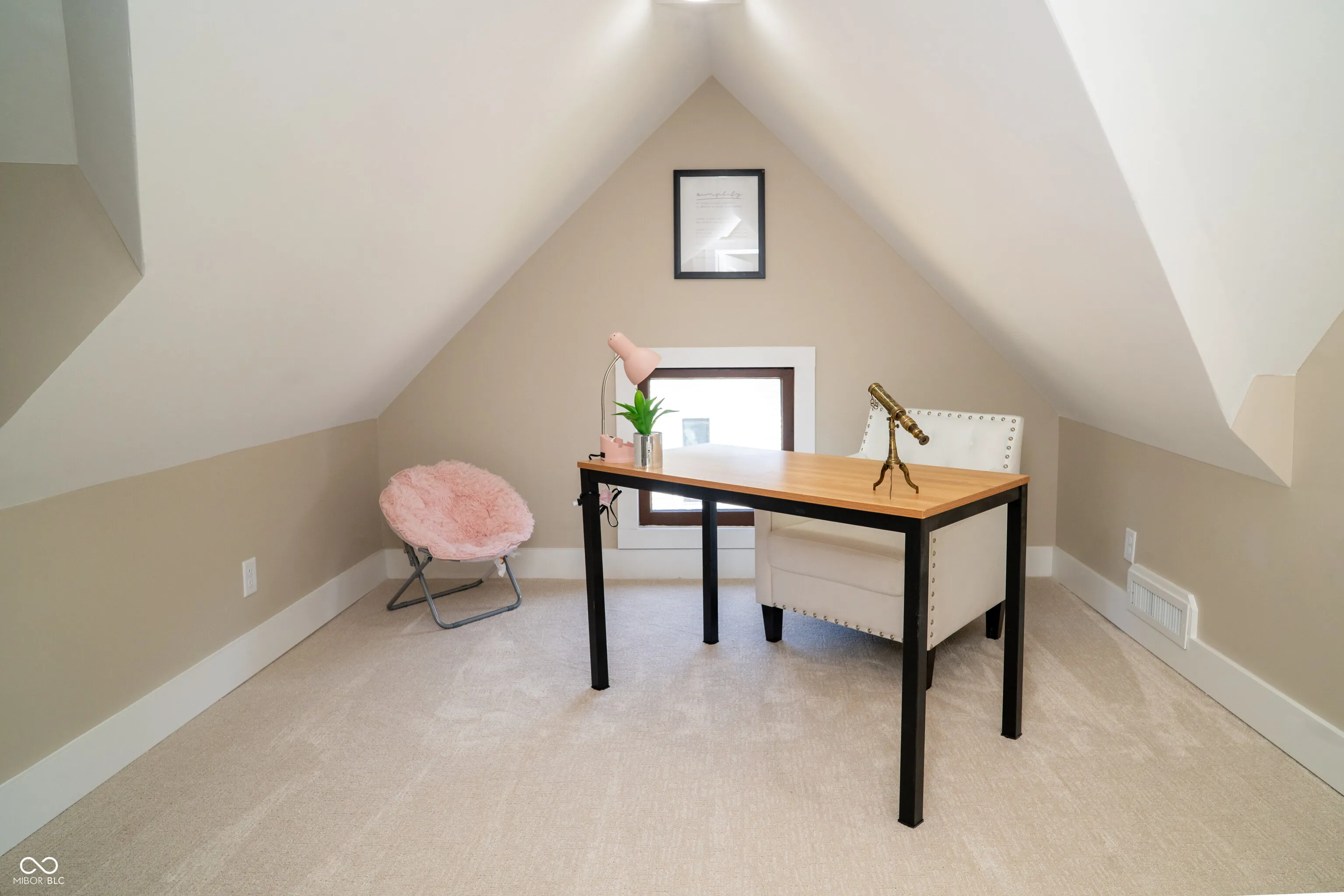 Franklin, Indiana 46131, United States, 4 Bedrooms Bedrooms, ,3 BathroomsBathrooms,Residential,Pending,212614