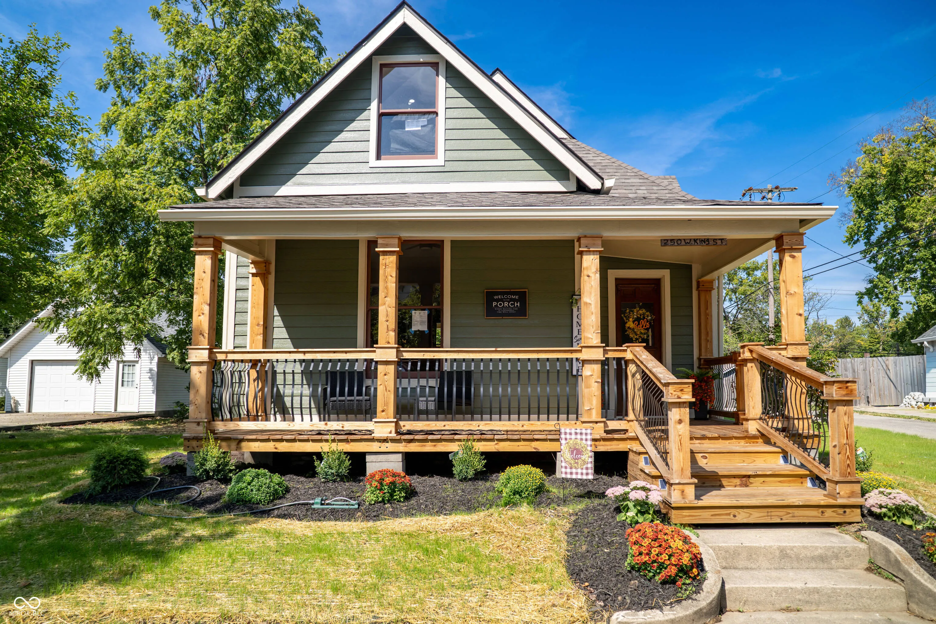 Franklin, Indiana 46131, United States, 4 Bedrooms Bedrooms, ,3 BathroomsBathrooms,Residential,Pending,212614