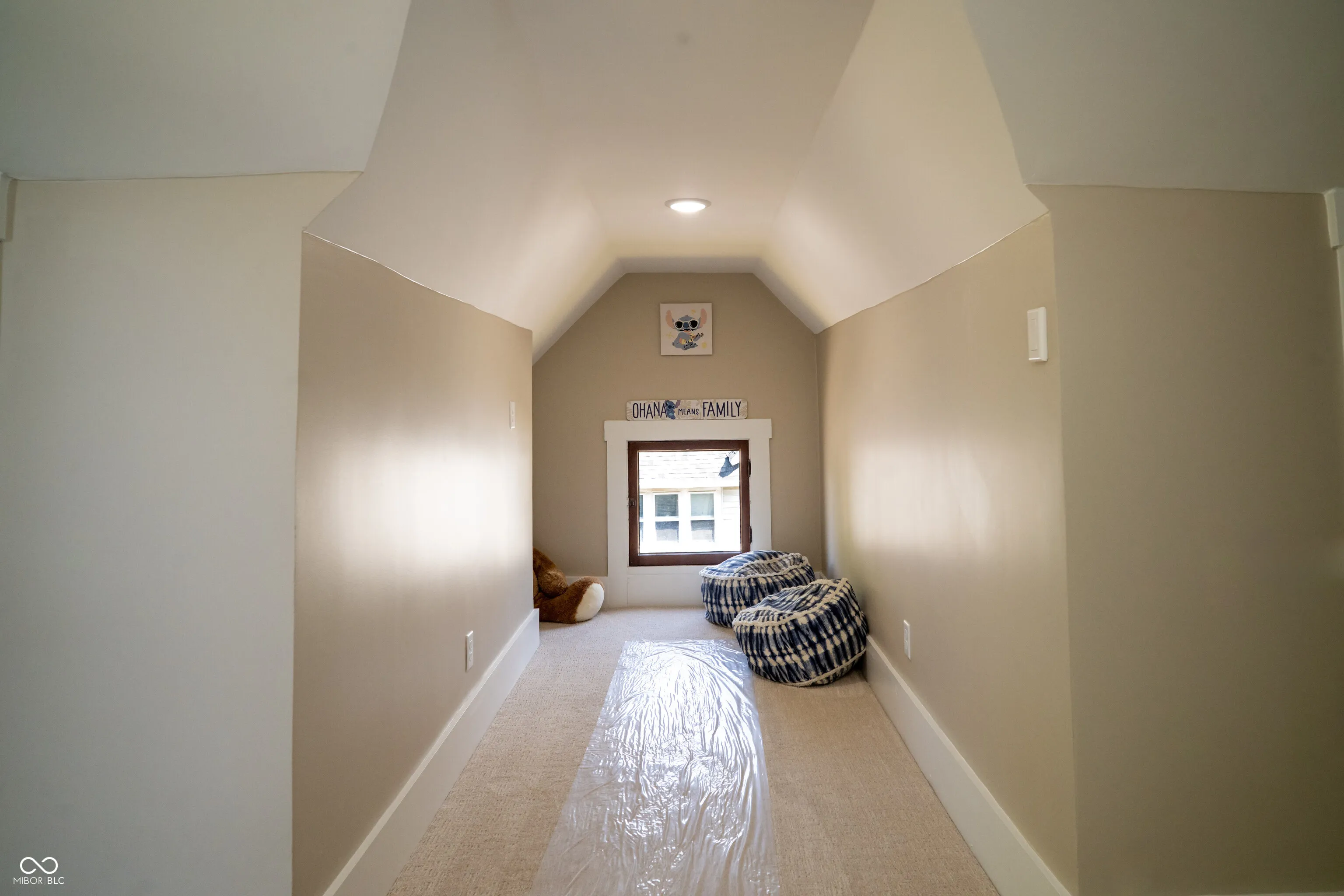 Franklin, Indiana 46131, United States, 4 Bedrooms Bedrooms, ,3 BathroomsBathrooms,Residential,Pending,212614