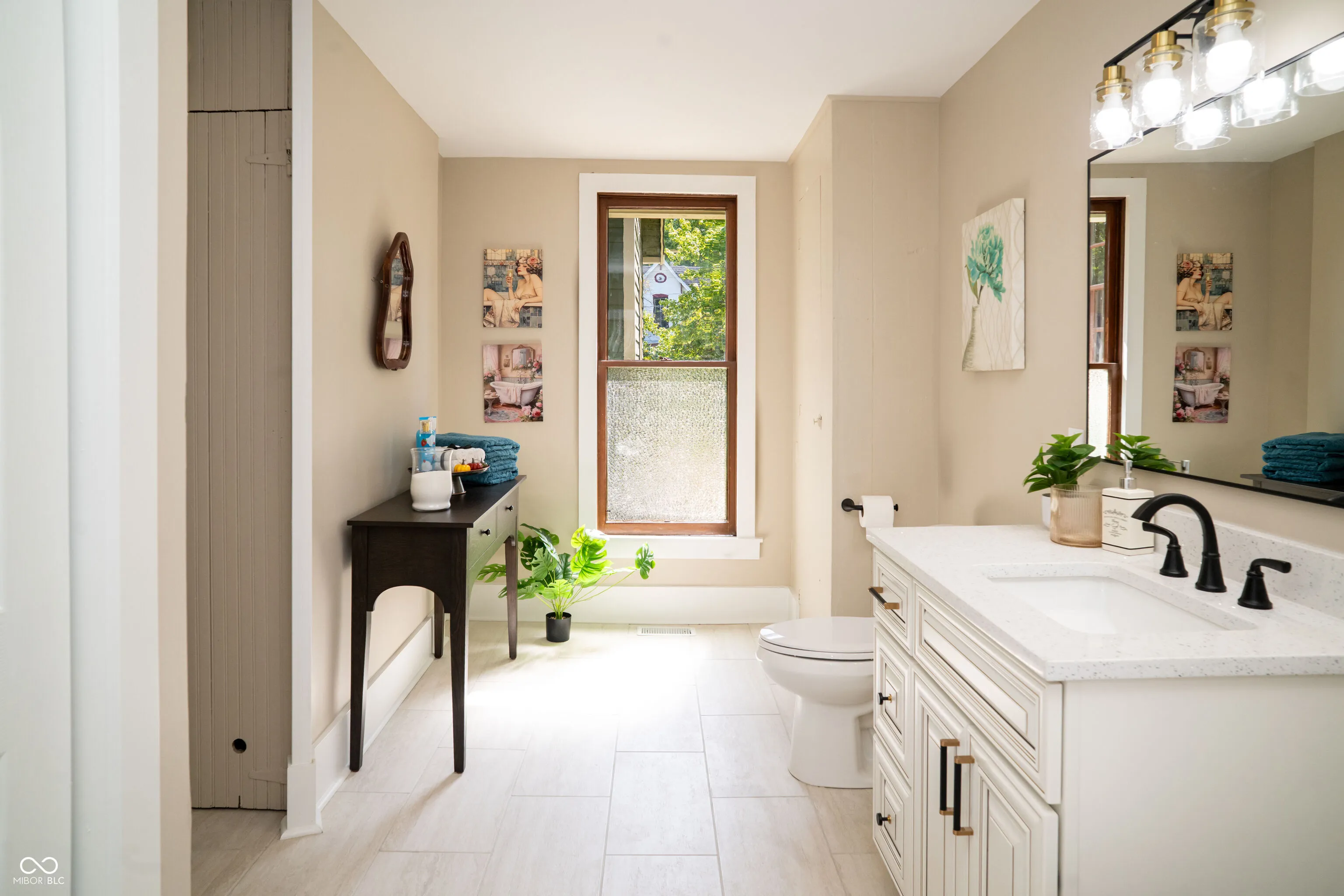 Franklin, Indiana 46131, United States, 4 Bedrooms Bedrooms, ,3 BathroomsBathrooms,Residential,Pending,212614