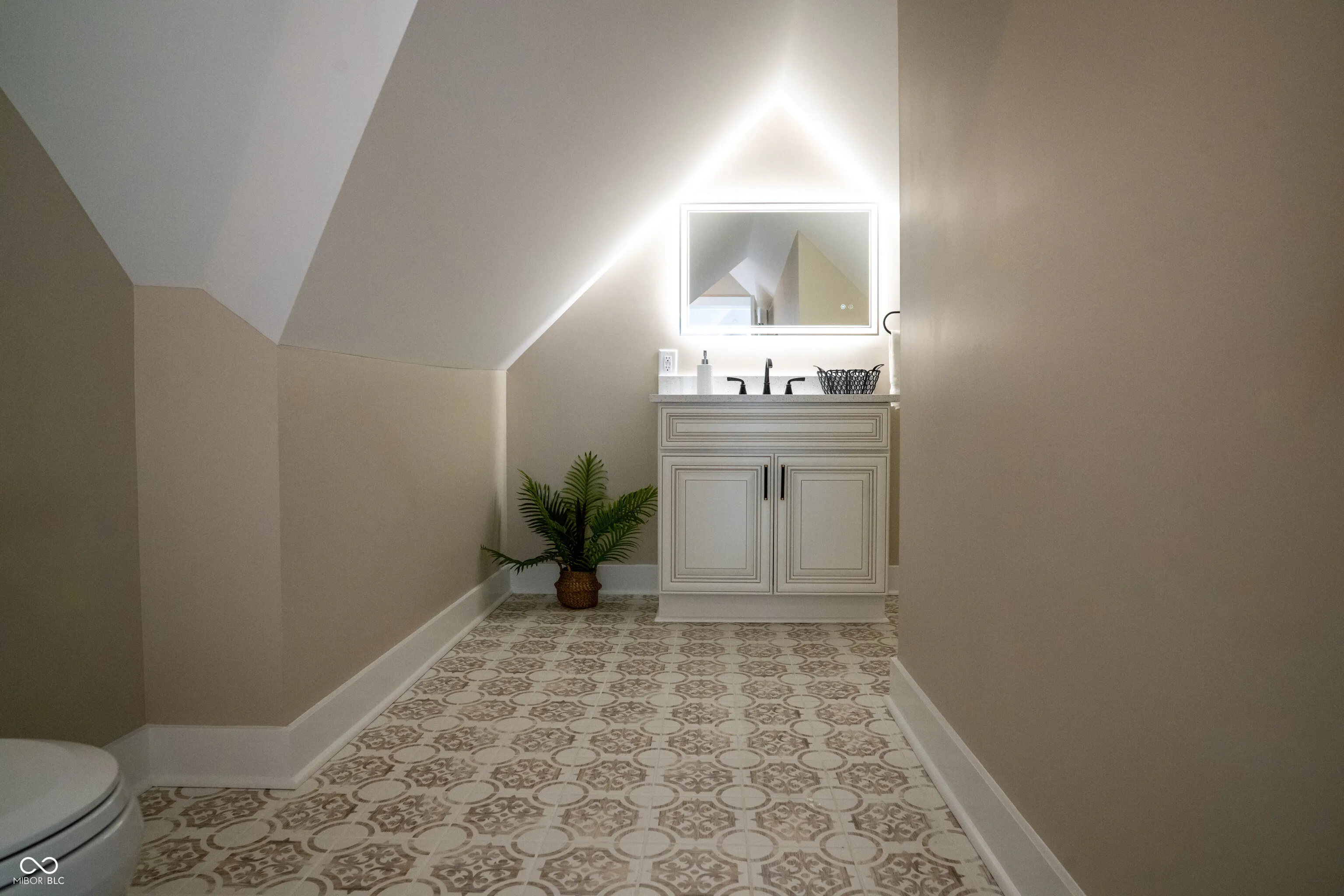 Franklin, Indiana 46131, United States, 4 Bedrooms Bedrooms, ,3 BathroomsBathrooms,Residential,Pending,212614