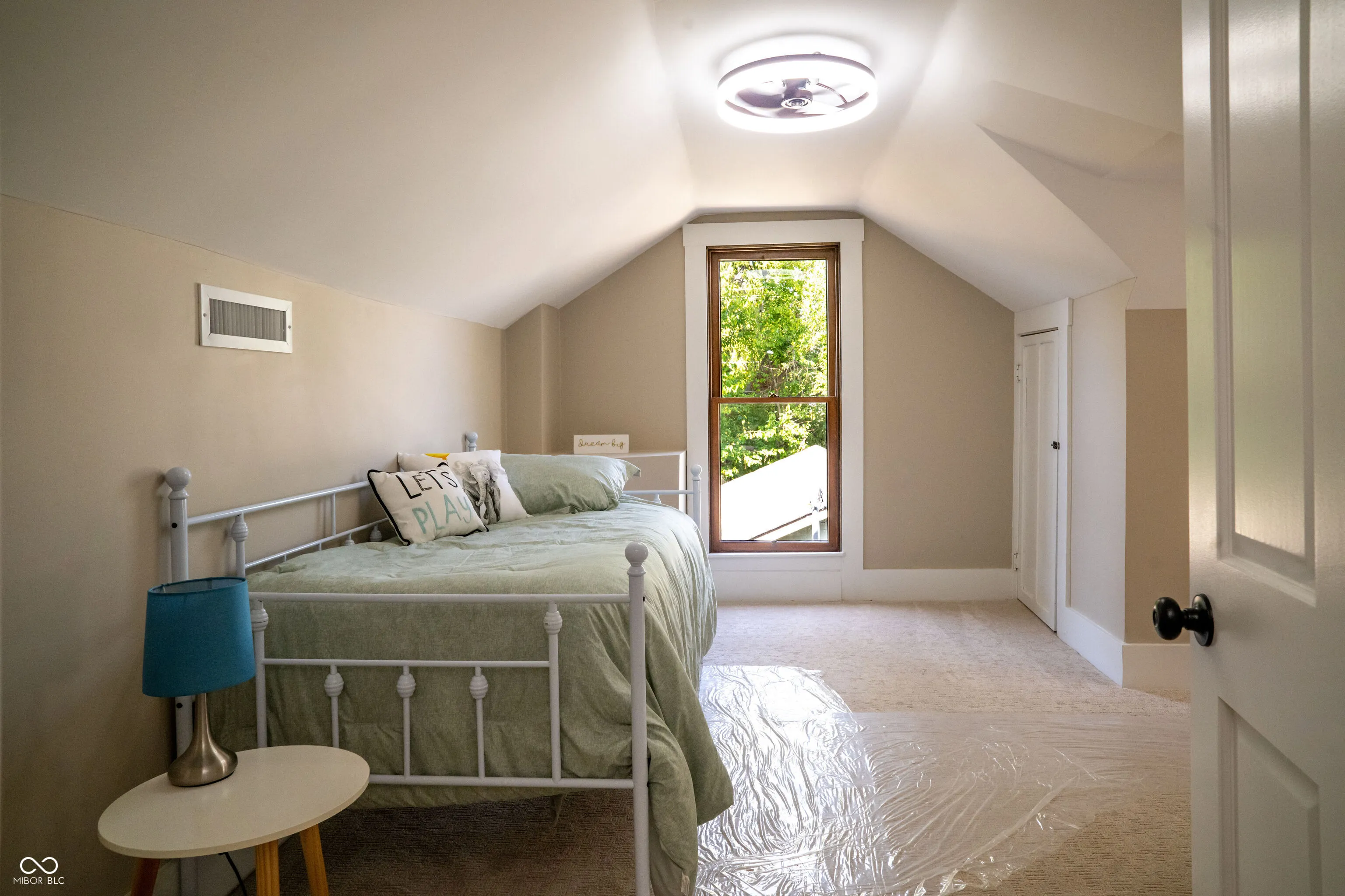 Franklin, Indiana 46131, United States, 4 Bedrooms Bedrooms, ,3 BathroomsBathrooms,Residential,Pending,212614