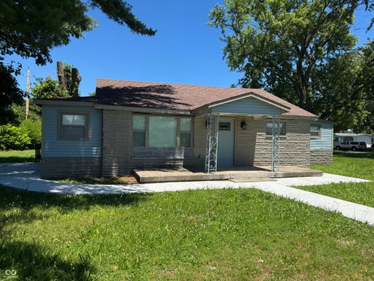 2702 CAROLINE AVE, INDIANAPOLIS, IN 46218 - Image ccc6aee2df3f6f6439dea39f8decec92/1491184002