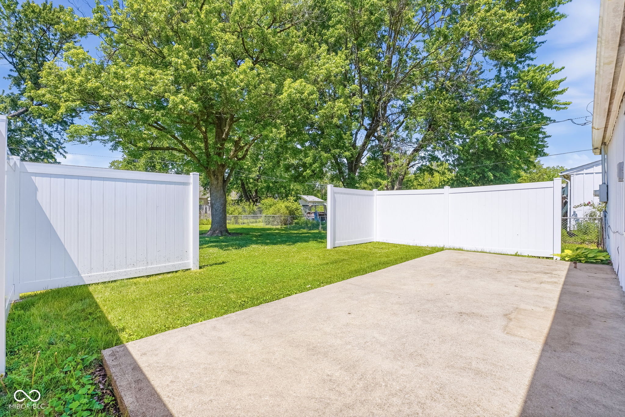 2746 Streamside Drive