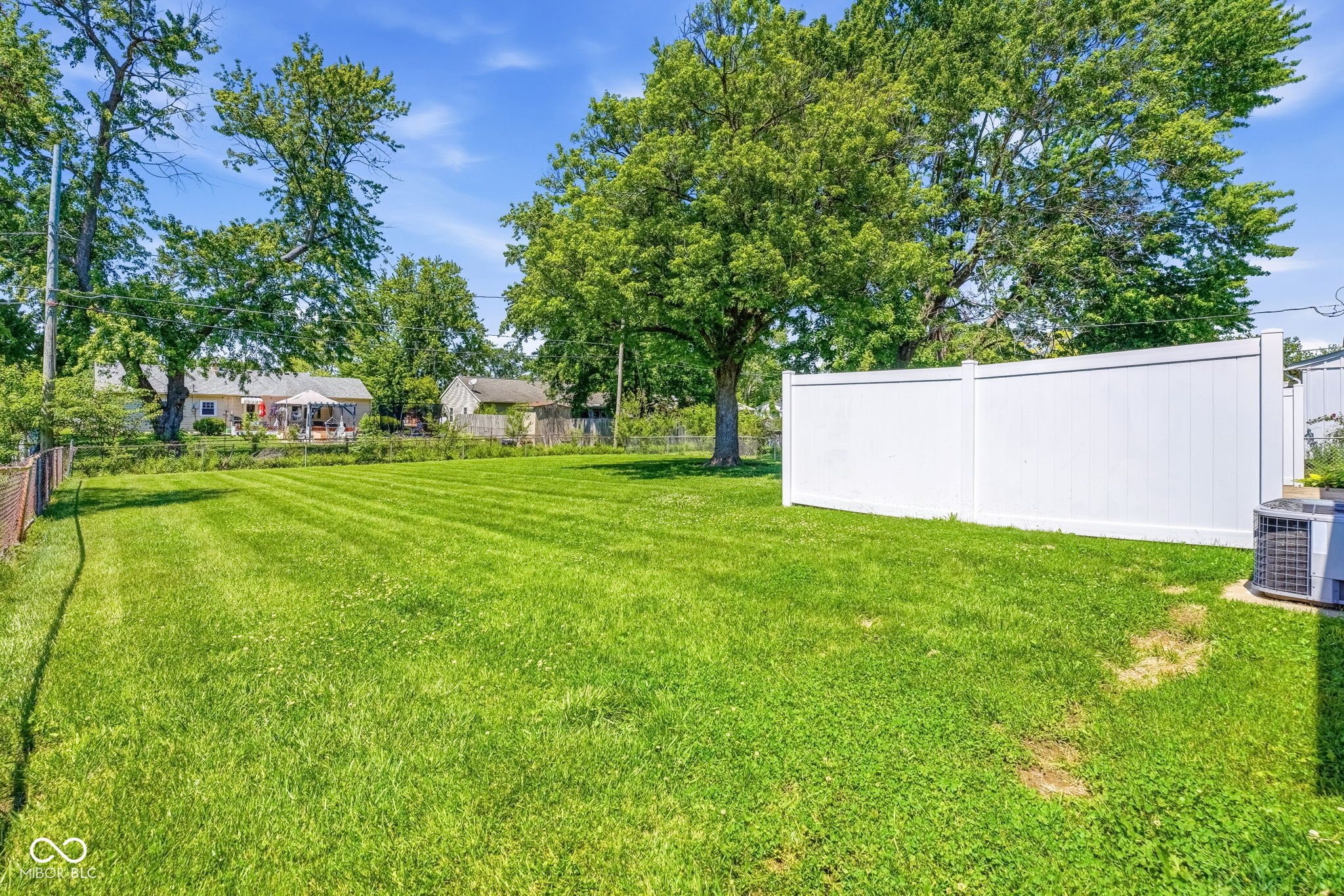 2746 Streamside Drive