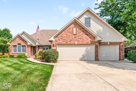 Photo of 6298 Canak Drive, Avon, IN 46123 (MLS # 22121933)