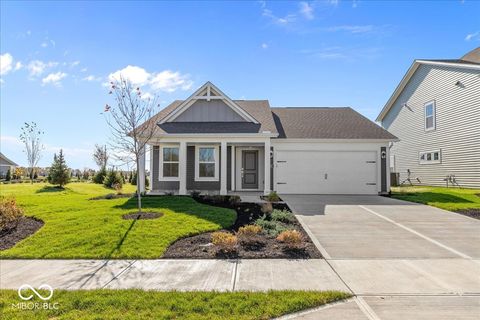 Photo of 735 Oakleaf Drive, Greenfield, IN 46140 (MLS # 22051561)