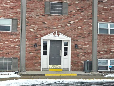 Photo of 5040 Allisonville Road #E, Indianapolis, IN 46205 (MLS # 22075560)