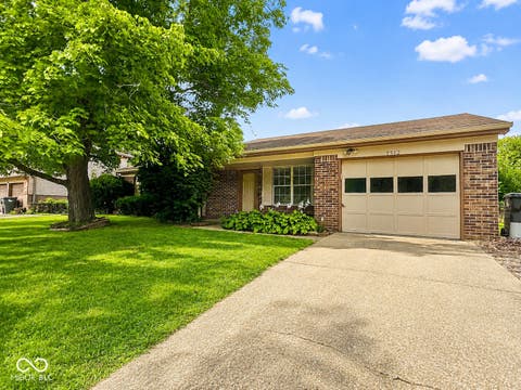 Photo of 5512 Dollar Hide South Road, Indianapolis, IN 46221 (MLS # 22119062)