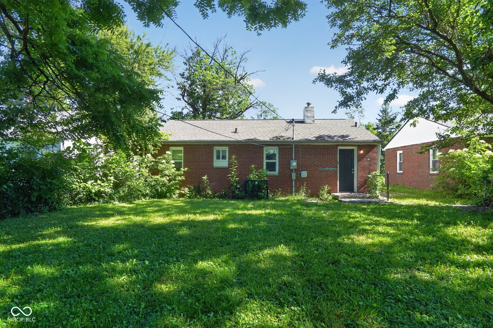 4933 E 39th Street