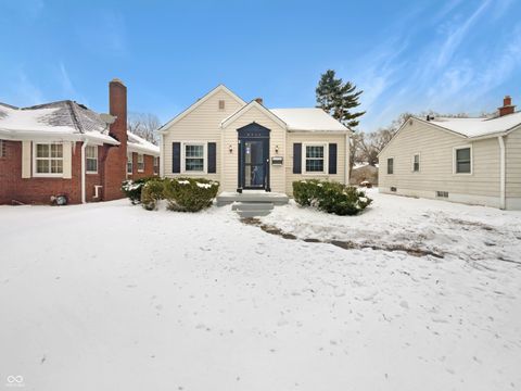 Photo of 5743 Kingsley Drive, Indianapolis, IN 46220 (MLS # 22083871)