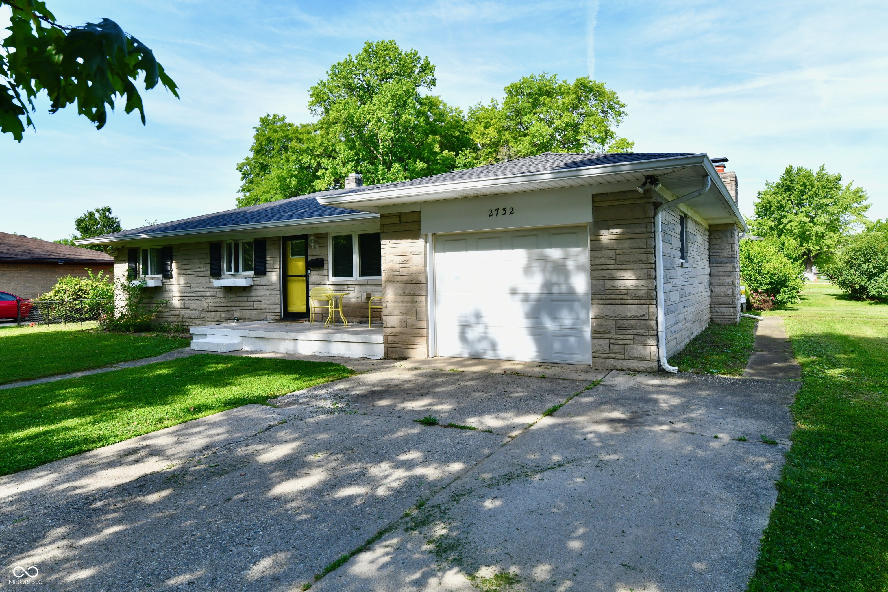 2732 Parkwood Drive