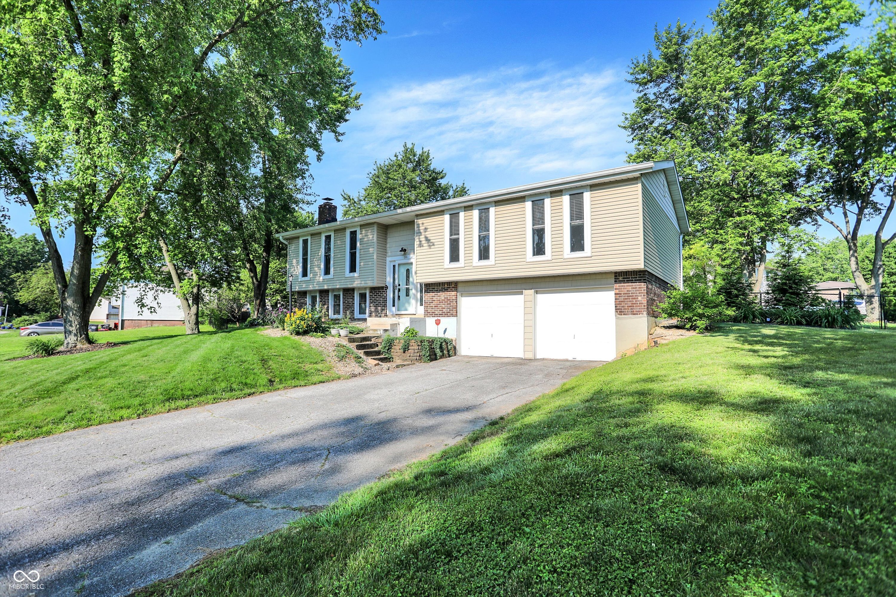 586 Shady Creek Drive