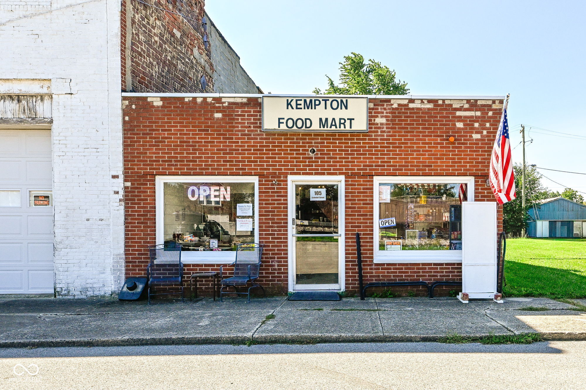 105 W Colonial St, Kempton, IN 46049
