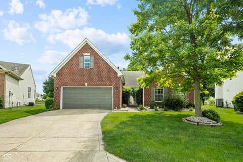 Photo of 6684 Amherst WAY, Zionsville, IN 46077 (MLS # 22122369)