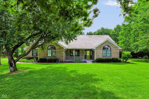 Photo of 8628 N Briarhopper Road, Monrovia, IN 46157 (MLS # 22107998)