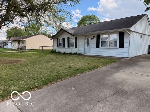 Photo of 511 Fulford Drive, Edinburgh, IN 46124 (MLS # 22095864)