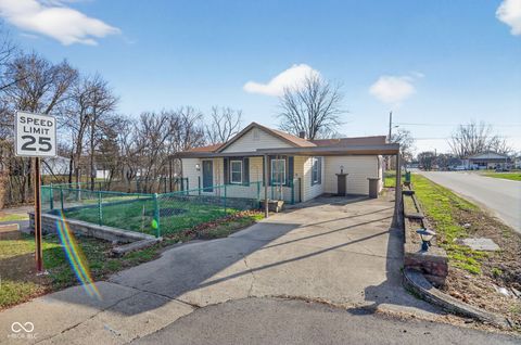 Photo of 851 S Whitcomb Avenue, Indianapolis, IN 46241 (MLS # 22088186)