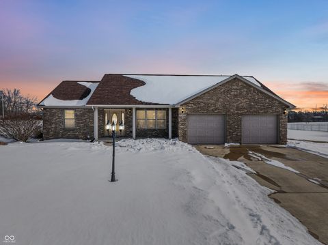 Photo of 1605 Sutton Street, Alexandria, IN 46001 (MLS # 22081061)