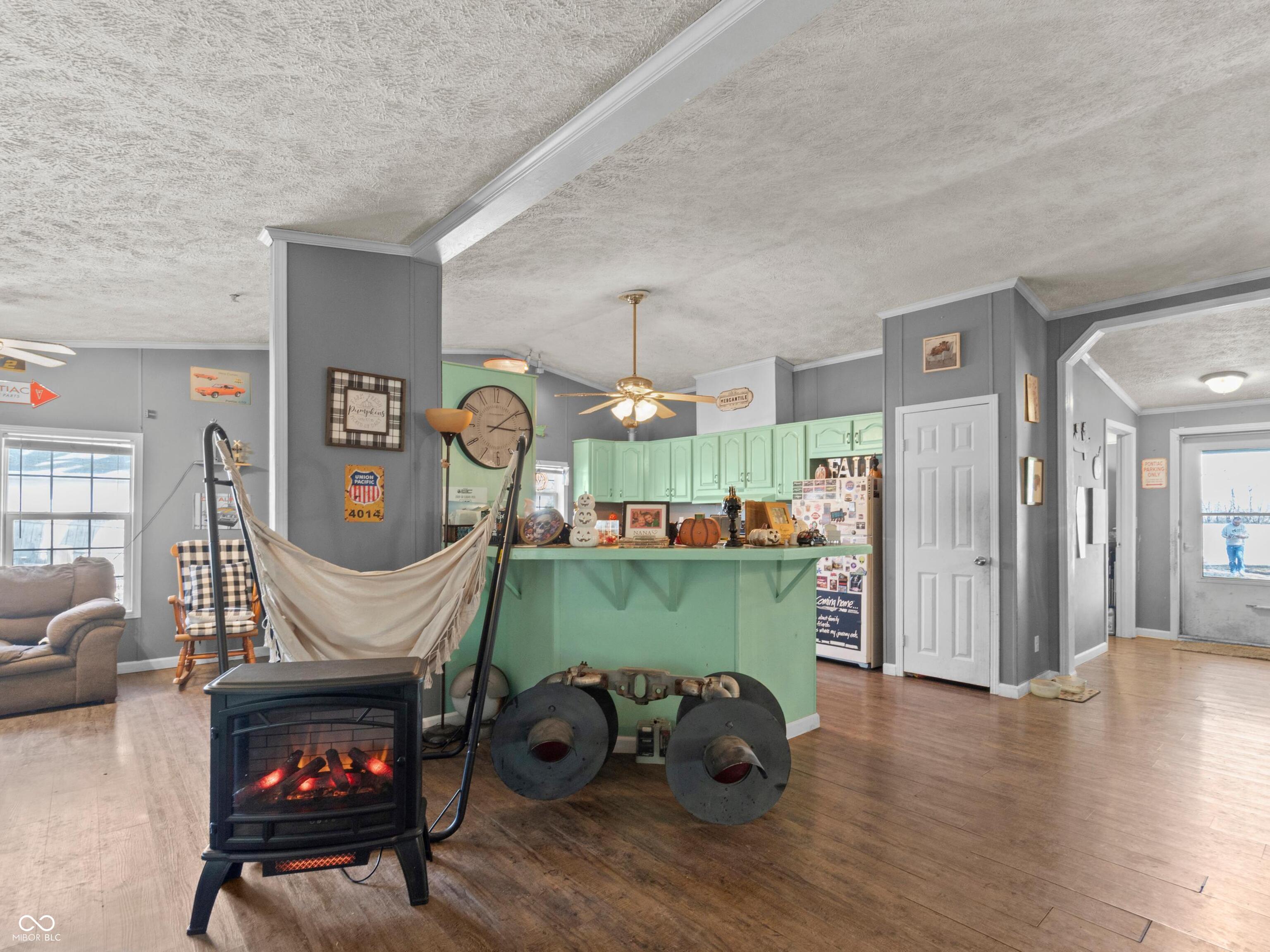 928 S Broadway Street