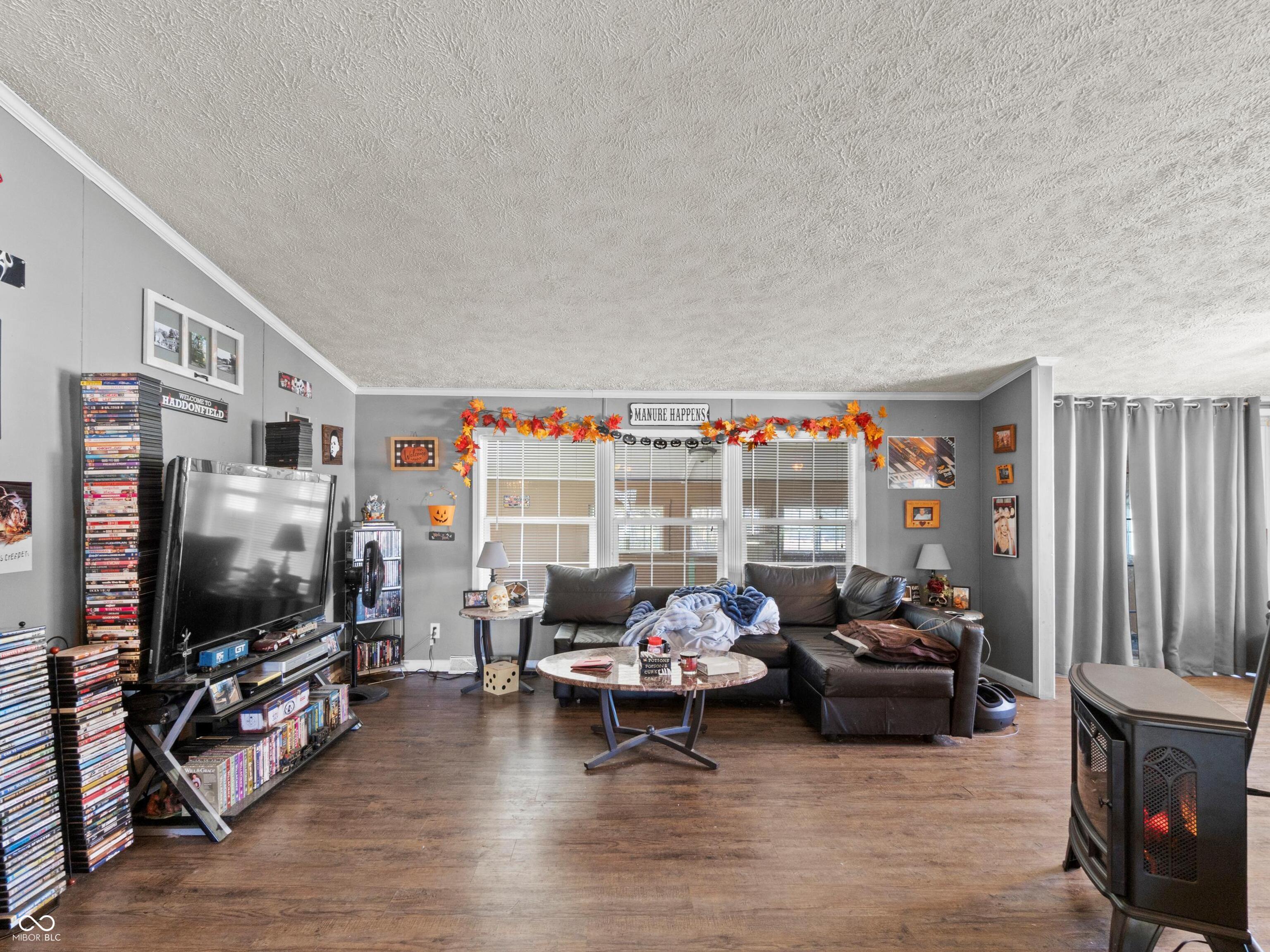 928 S Broadway Street