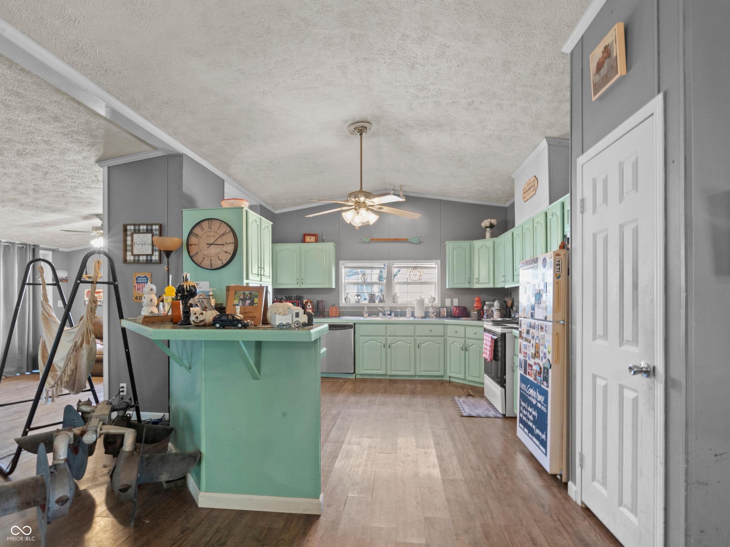 928 S Broadway Street