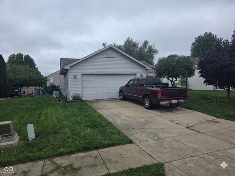 Photo of 1701 Crimson Lane, Lebanon, IN 46052 (MLS # 22103883)