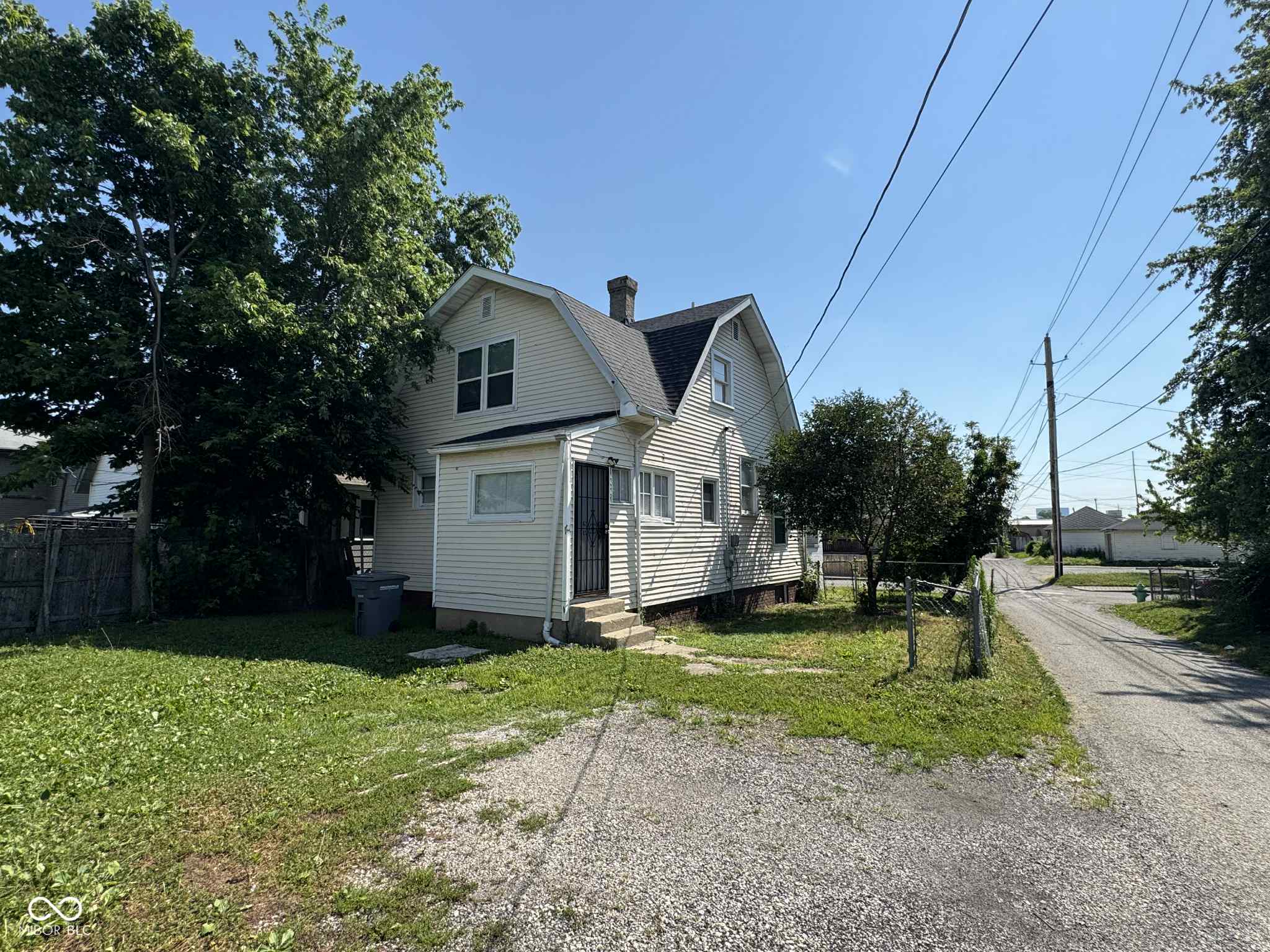 20 N Pershing Avenue