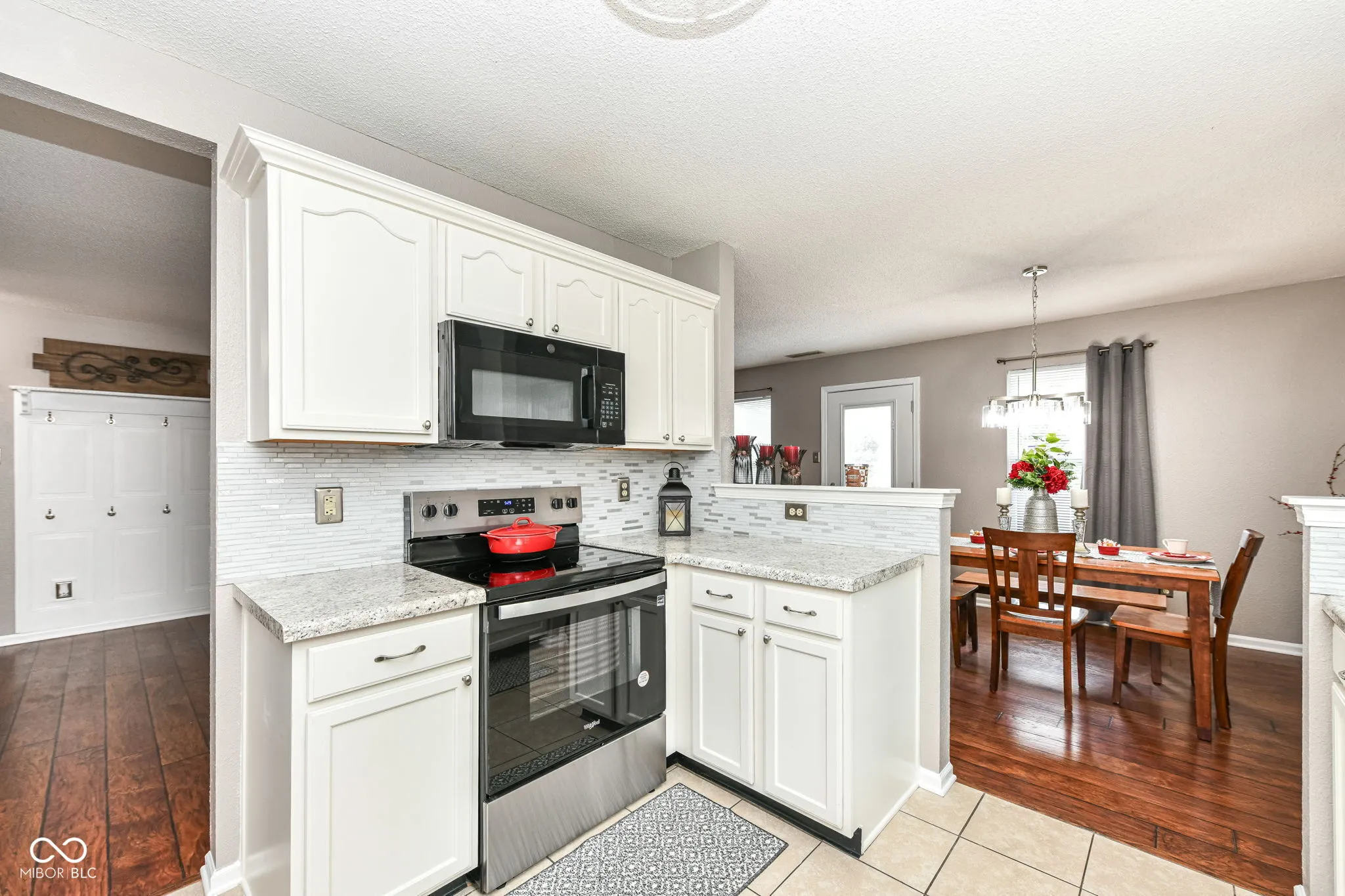 Noblesville, Indiana 46060, United States, 3 Bedrooms Bedrooms, ,3 BathroomsBathrooms,Residential,Pending,200589