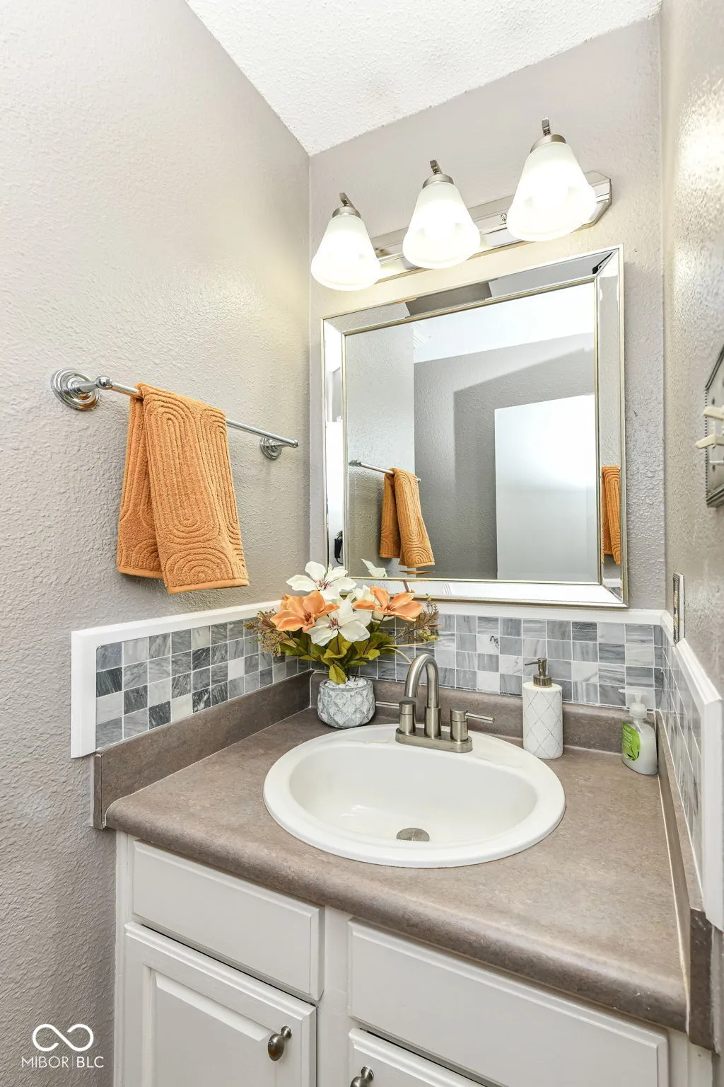 Noblesville, Indiana 46060, United States, 3 Bedrooms Bedrooms, ,3 BathroomsBathrooms,Residential,Pending,200589