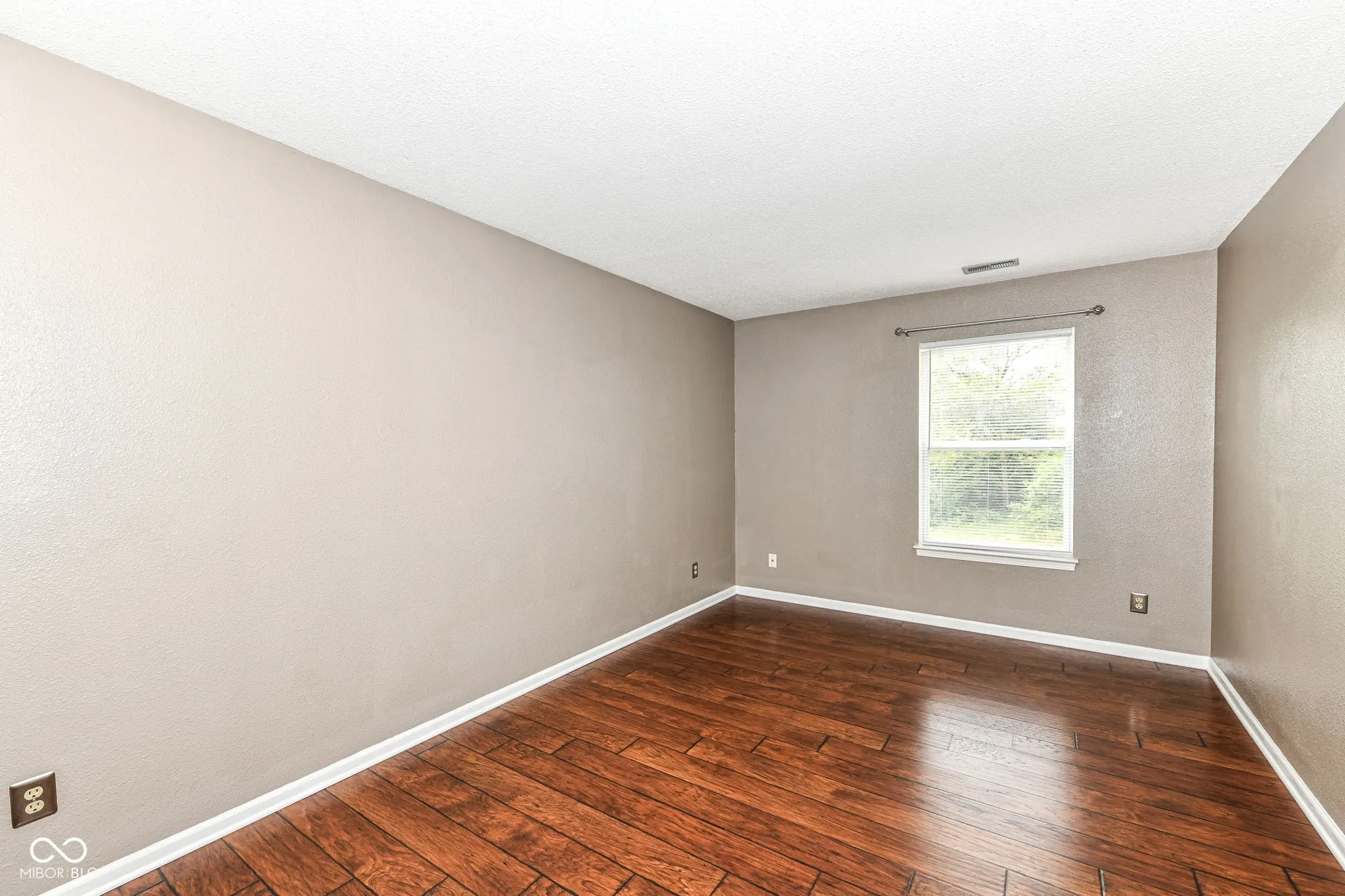 Noblesville, Indiana 46060, United States, 3 Bedrooms Bedrooms, ,3 BathroomsBathrooms,Residential,Pending,200589