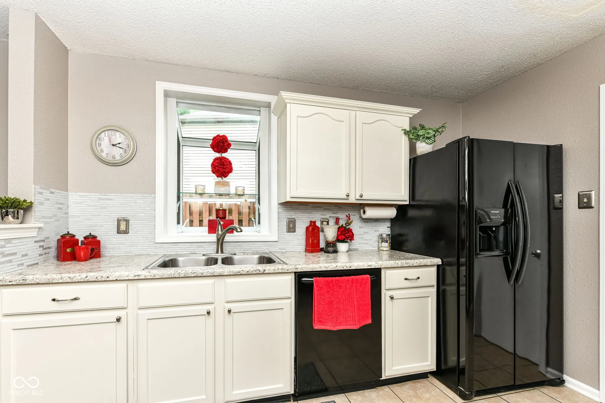 Noblesville, Indiana 46060, United States, 3 Bedrooms Bedrooms, ,3 BathroomsBathrooms,Residential,Pending,200589