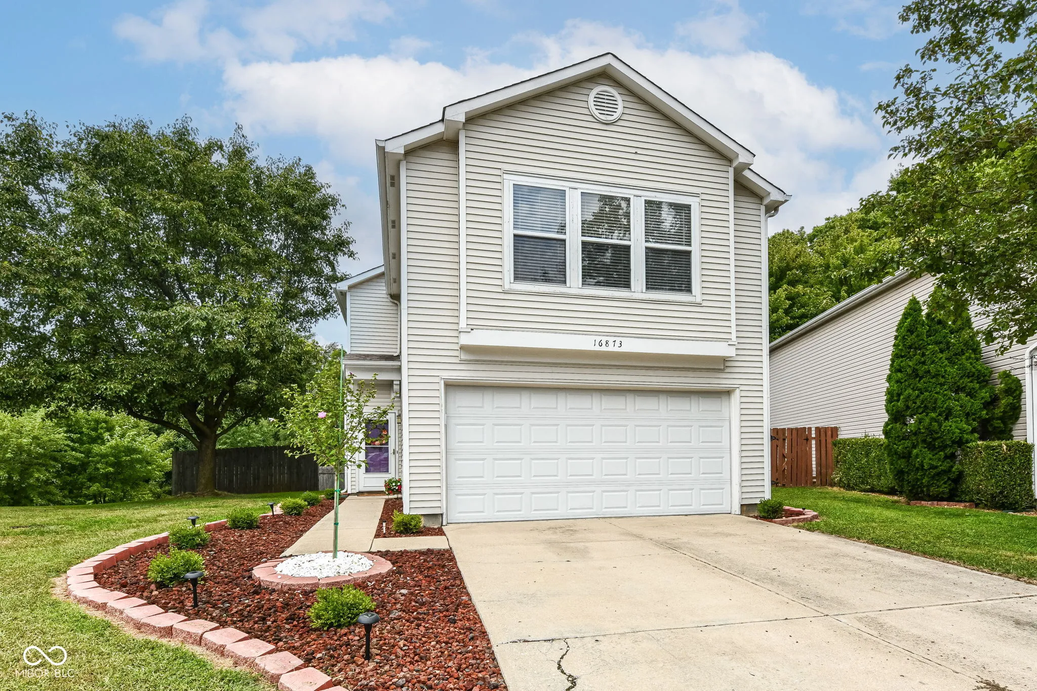 Noblesville, Indiana 46060, United States, 3 Bedrooms Bedrooms, ,3 BathroomsBathrooms,Residential,Pending,200589