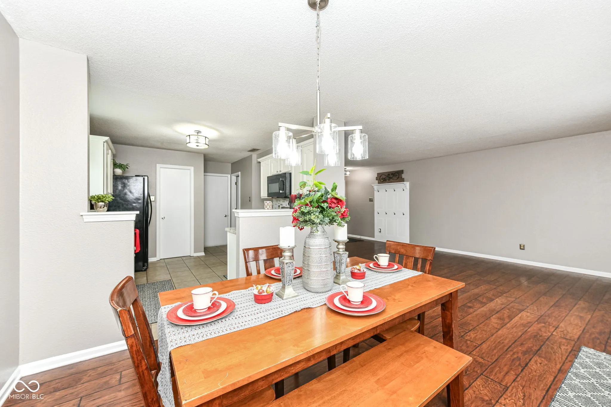 Noblesville, Indiana 46060, United States, 3 Bedrooms Bedrooms, ,3 BathroomsBathrooms,Residential,Pending,200589