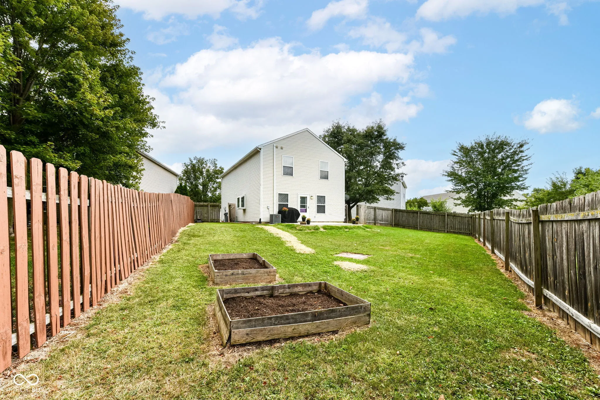 Noblesville, Indiana 46060, United States, 3 Bedrooms Bedrooms, ,3 BathroomsBathrooms,Residential,Pending,200589